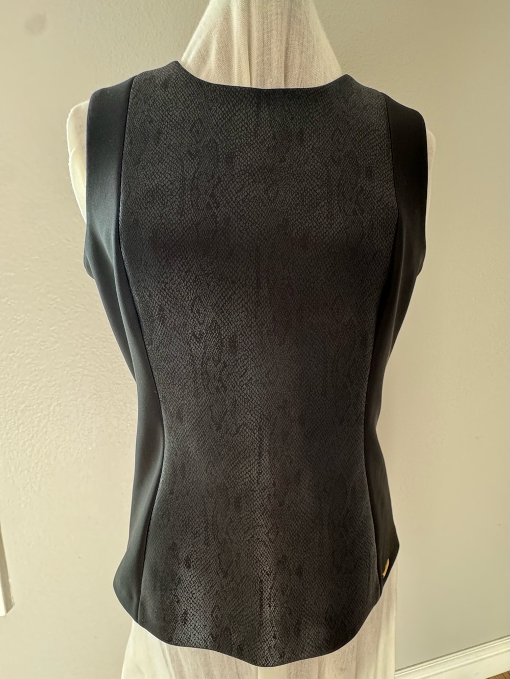 Calvin Klein Black Sleeveless Textured Shell Top